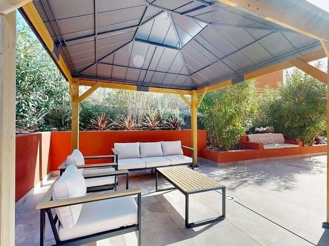 Image No.4-3 Bed Townhouse for sale