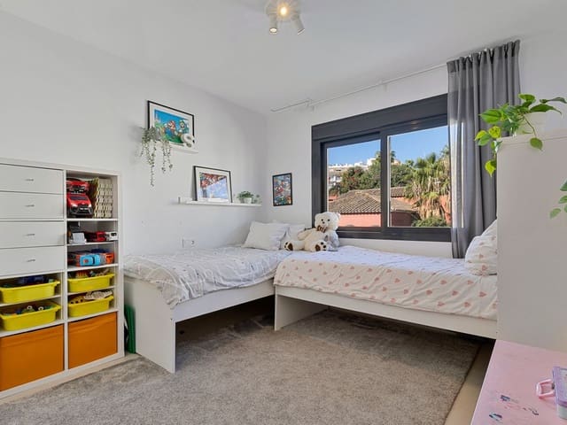Image No.16-3 Bed Townhouse for sale
