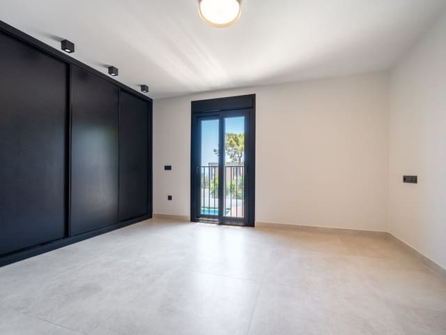 Image No.14-5 Bed Villa for sale