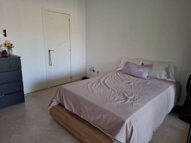 Image No.8-3 Bed Apartment for sale
