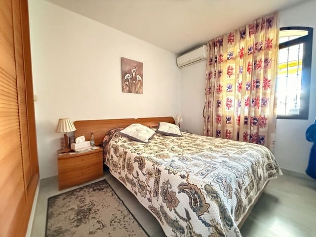 Image No.13-4 Bed Townhouse for sale