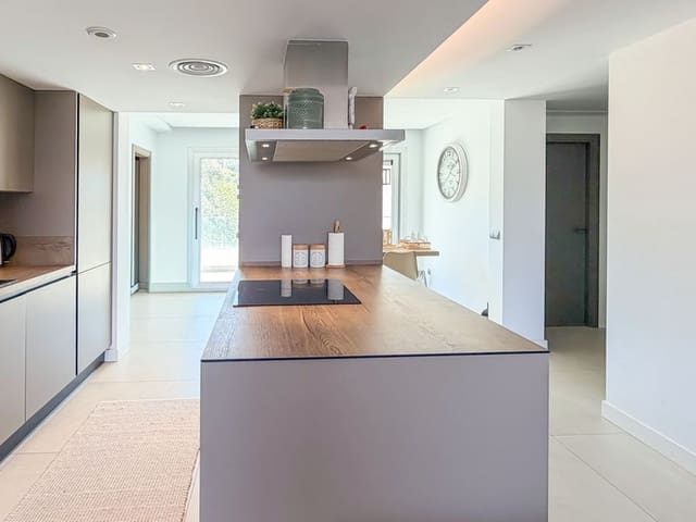Image No.8-2 Bed Apartment for sale