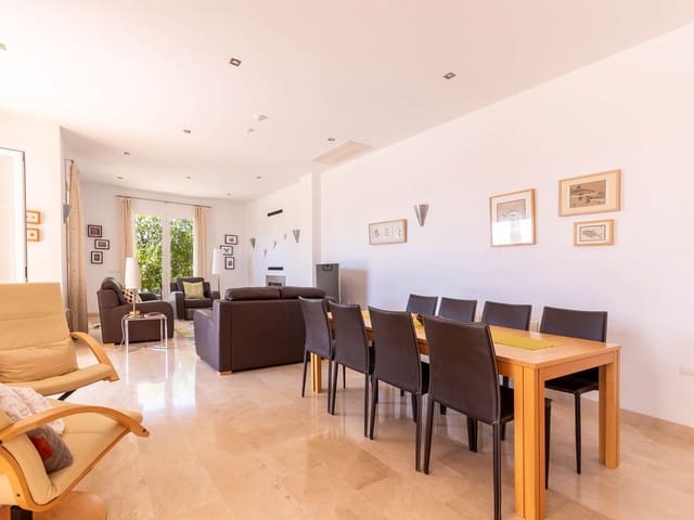 Image No.10-4 Bed Villa for sale
