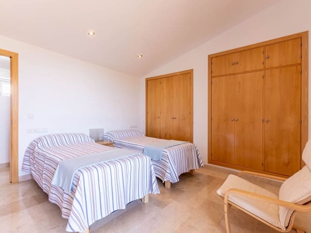 Image No.18-4 Bed Villa for sale