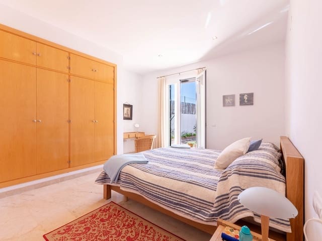 Image No.19-4 Bed Villa for sale