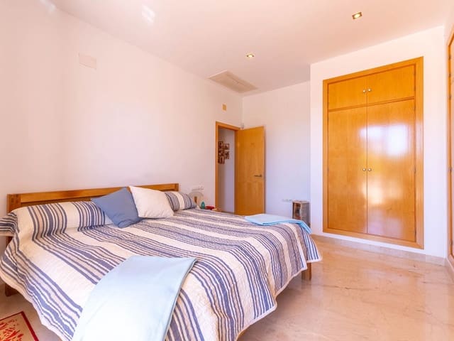 Image No.20-4 Bed Villa for sale