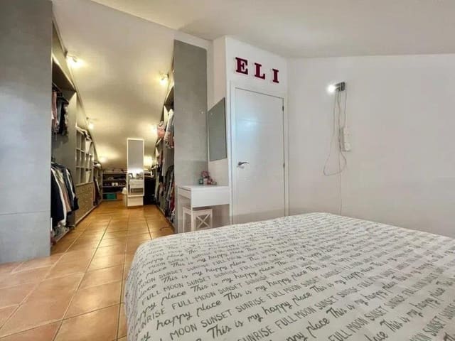 Image No.14-5 Bed Townhouse for sale