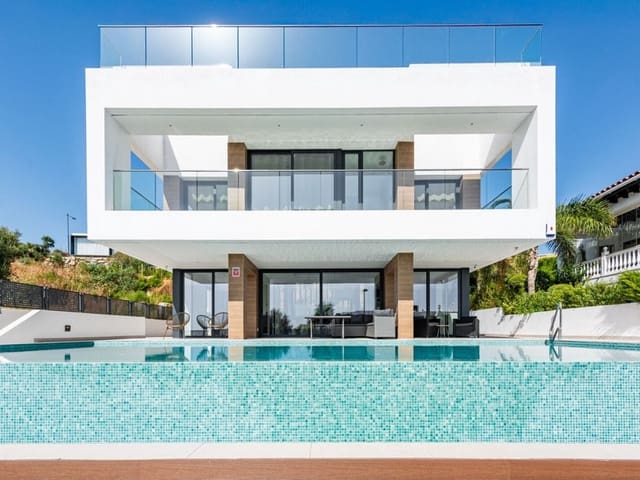 Image No.2-Villa de 3 chambres à vendre à Estepona
