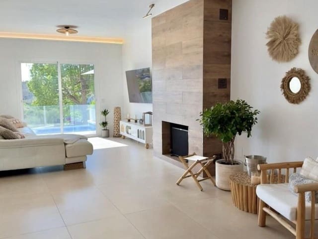Image No.9-3 Bed Villa for sale