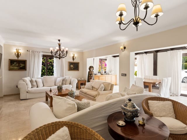 Image No.10-5 Bed Villa for sale