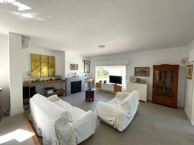 Image No.9-4 Bed Villa for sale