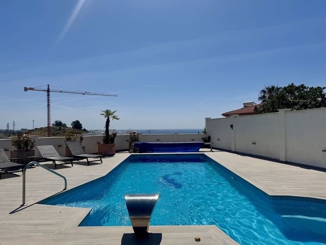 Image No.3-Villa de 4 chambres à vendre à Estepona