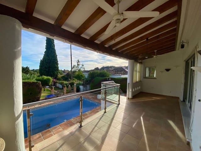 Image No.4-Villa de 3 chambres à vendre à Malaga