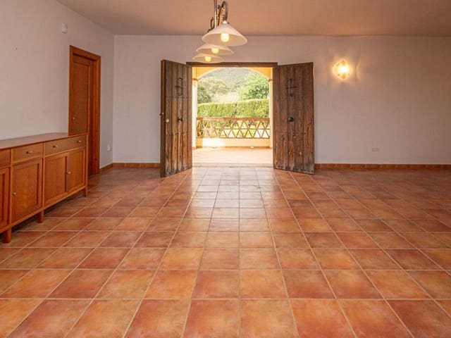 Image No.9-3 Bed Villa for sale