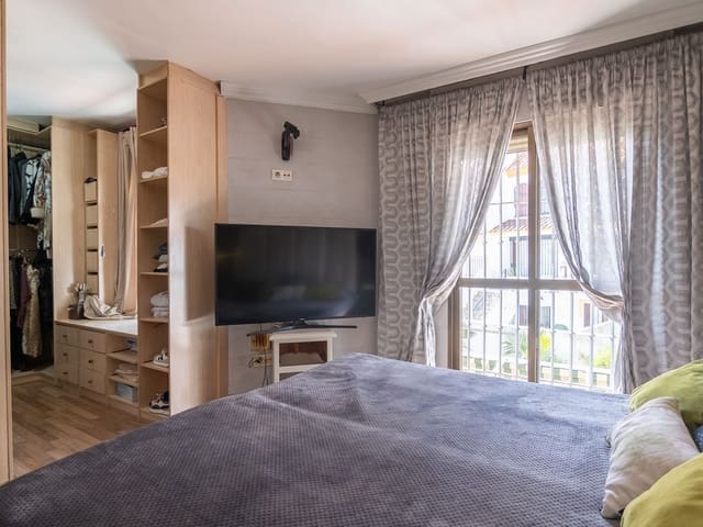 Image No.16-3 Bed Townhouse for sale