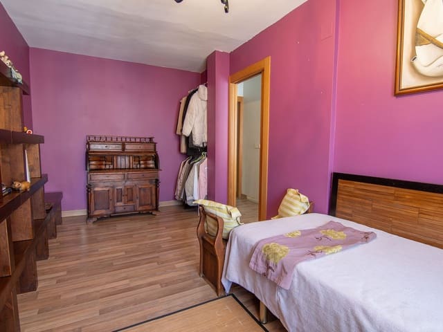 Image No.17-3 Bed Townhouse for sale