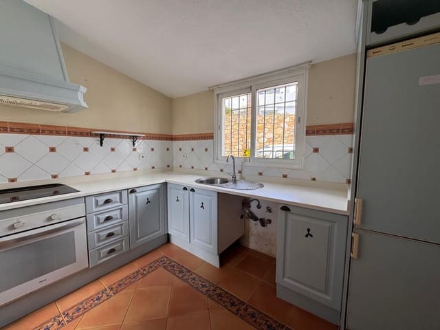 Image No.11-3 Bed Townhouse for sale