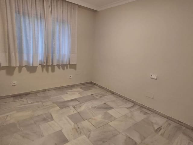 Image No.13-3 Bed Townhouse for sale