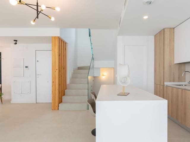 Image No.14-4 Bed Townhouse for sale