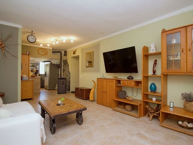Image No.12-5 Bed Townhouse for sale