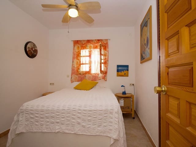 Image No.17-5 Bed Townhouse for sale