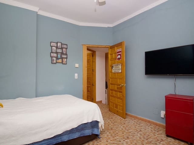 Image No.18-5 Bed Townhouse for sale
