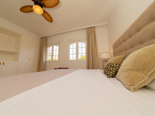 Image No.20-3 Bed Townhouse for sale
