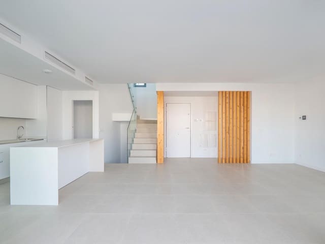 Image No.8-3 Bed Townhouse for sale