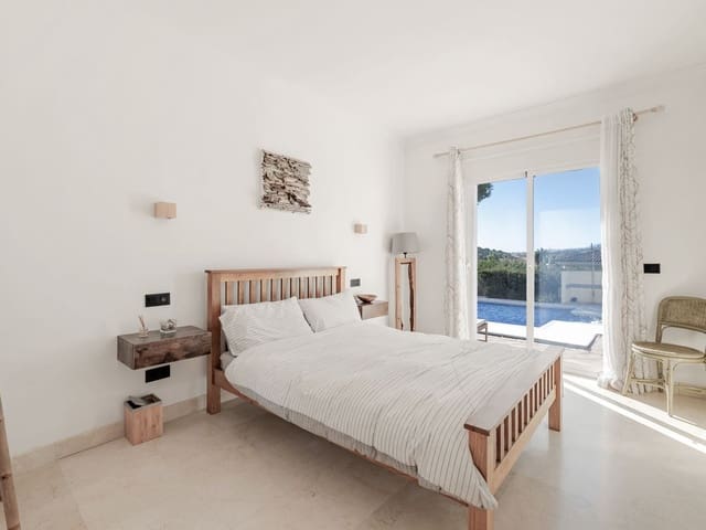 Image No.18-4 Bed Villa for sale