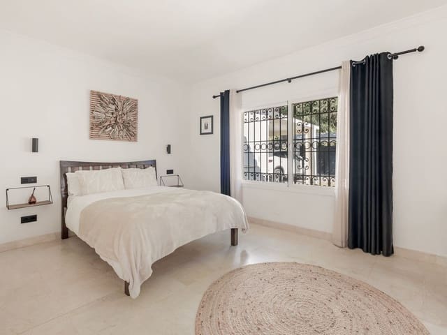 Image No.19-4 Bed Villa for sale
