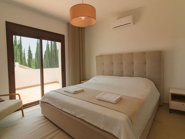 Image No.10-4 Bed Villa for sale