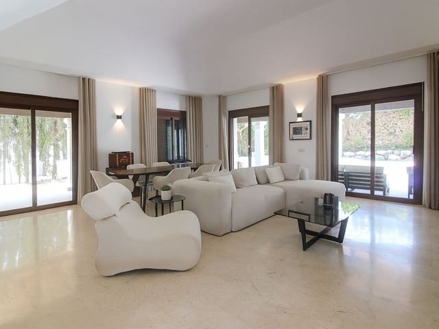Image No.6-4 Bed Villa for sale