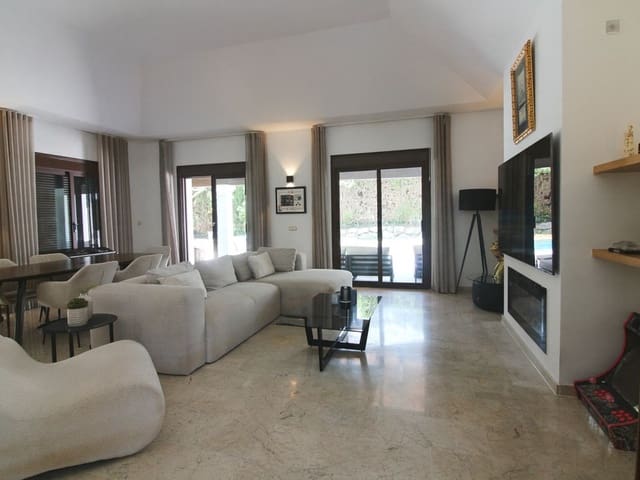 Image No.7-4 Bed Villa for sale