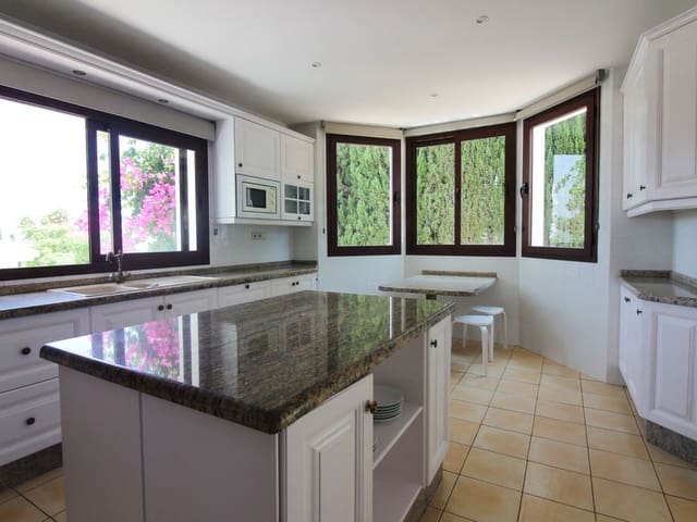 Image No.9-4 Bed Villa for sale