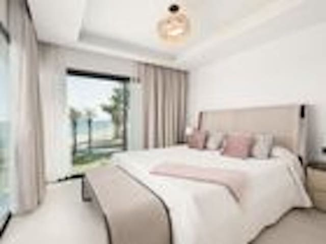 Image No.28-3 Bed Townhouse for sale