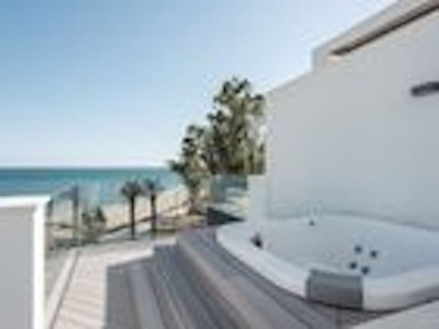 Image No.8-3 Bed Townhouse for sale