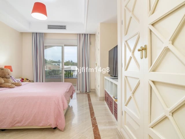 Image No.18-3 Bed Apartment for sale