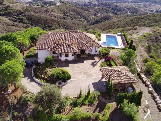 Image No.20-5 Bed Country House for sale