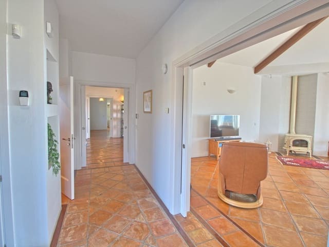 Image No.33-5 Bed Country House for sale