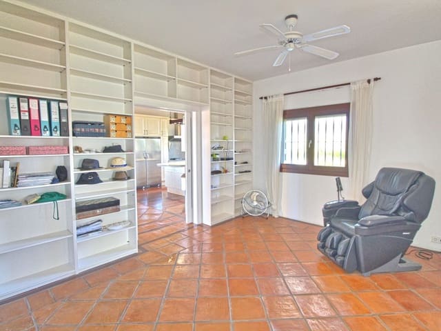 Image No.34-5 Bed Country House for sale