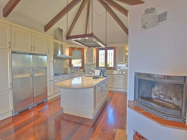 Image No.36-5 Bed Country House for sale