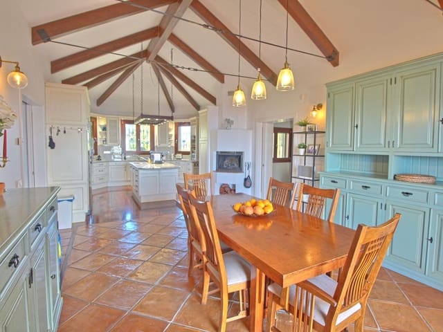 Image No.38-5 Bed Country House for sale