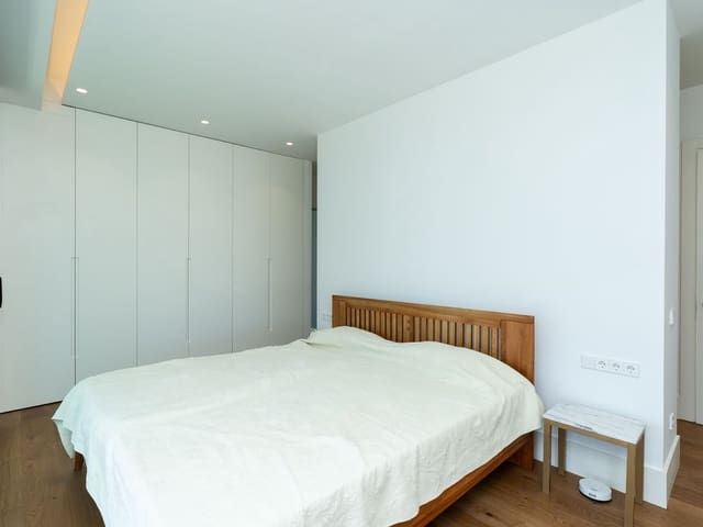 Image No.12-6 Bed Villa for sale