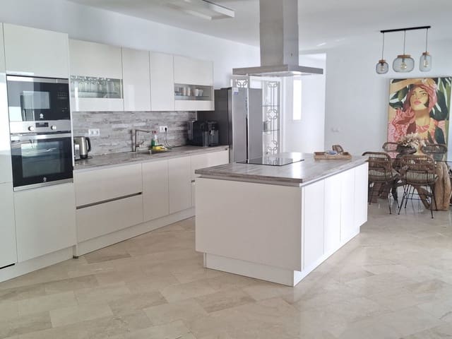 Image No.12-5 Bed Villa for sale