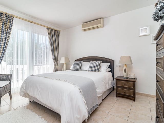 Image No.19-3 Bed Villa for sale
