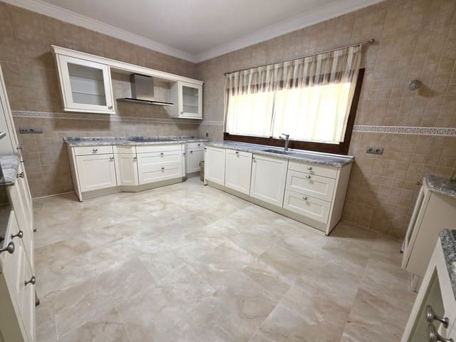 Image No.6-4 Bed Villa for sale