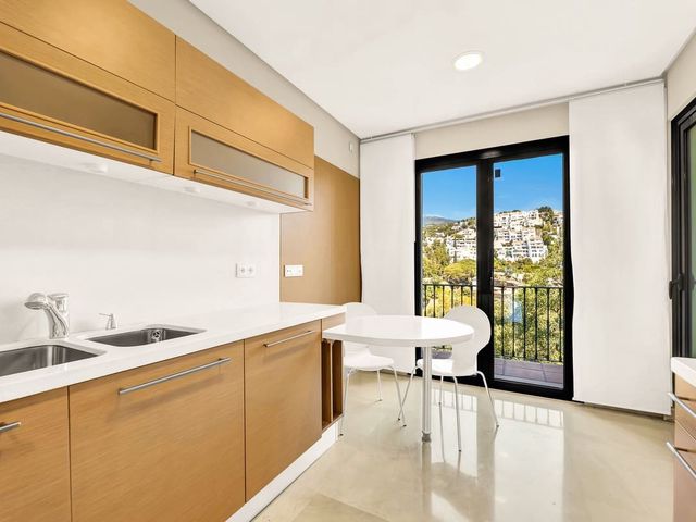 Image No.8-3 Bed Apartment for sale