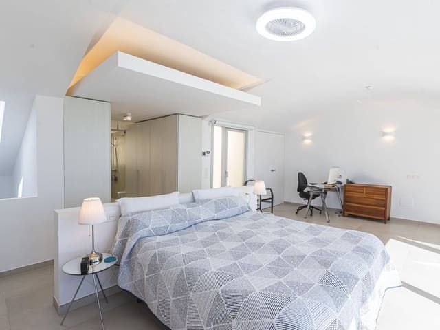 Image No.16-3 Bed Penthouse for sale