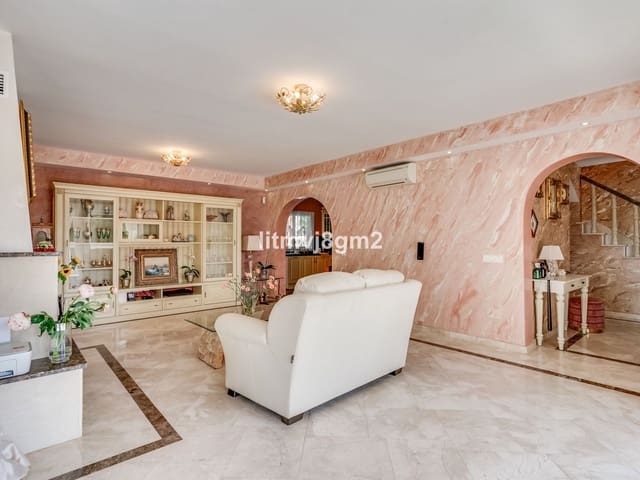 Image No.12-Villa de 4 chambres à vendre à Marbella