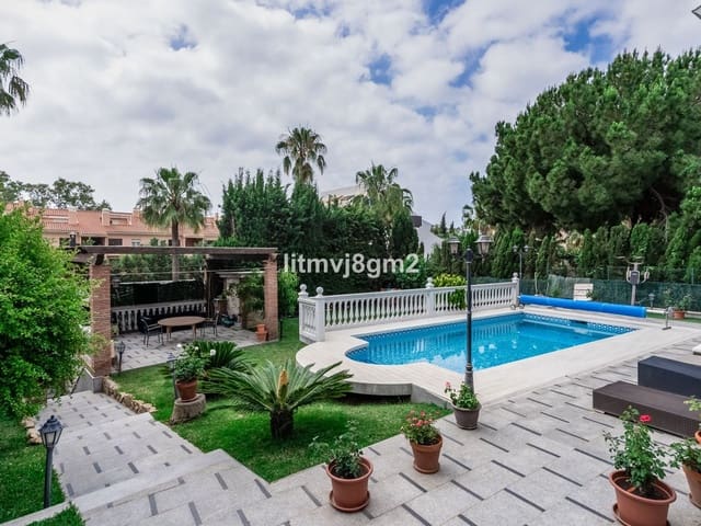 Image No.2-Villa de 4 chambres à vendre à Marbella